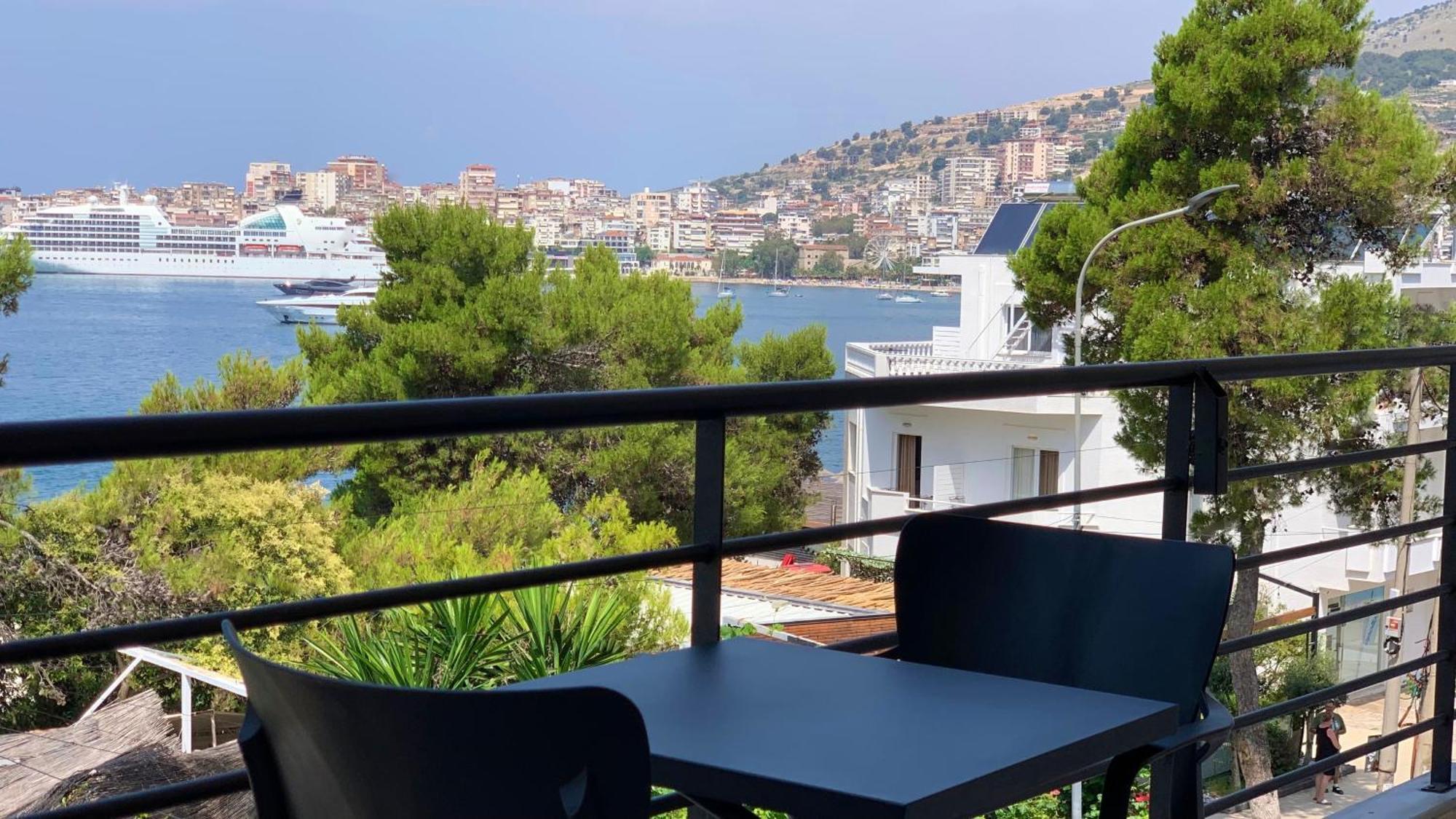 Beachfront - * Sarandë